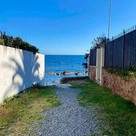 Bord De Boulouris A Raphael Apartamento *