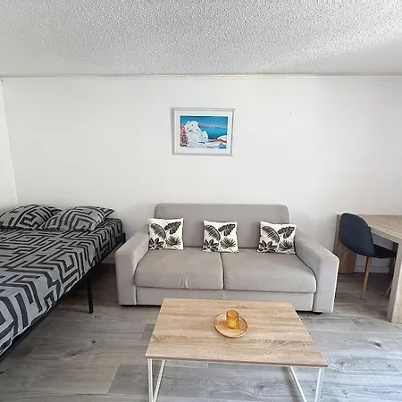 Bord De Boulouris A Raphael